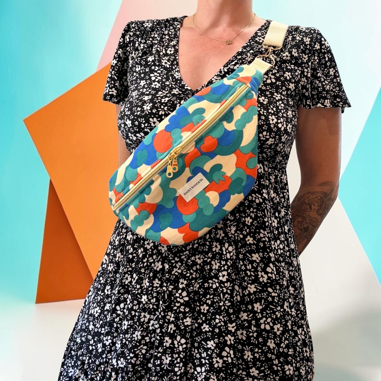 Sac Banane Gabriel Graphique Bleu & Orange – Image 2